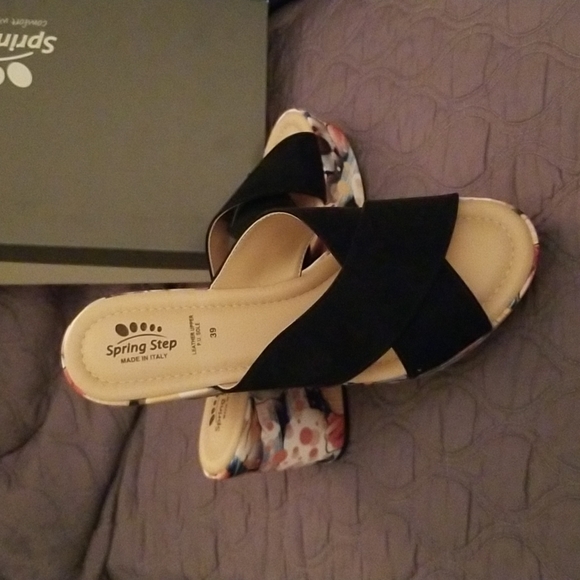 Sandal - Picture 3 of 5